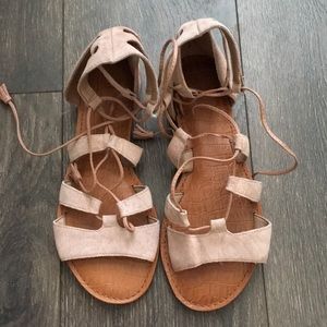 Gianni Bini tie sandals